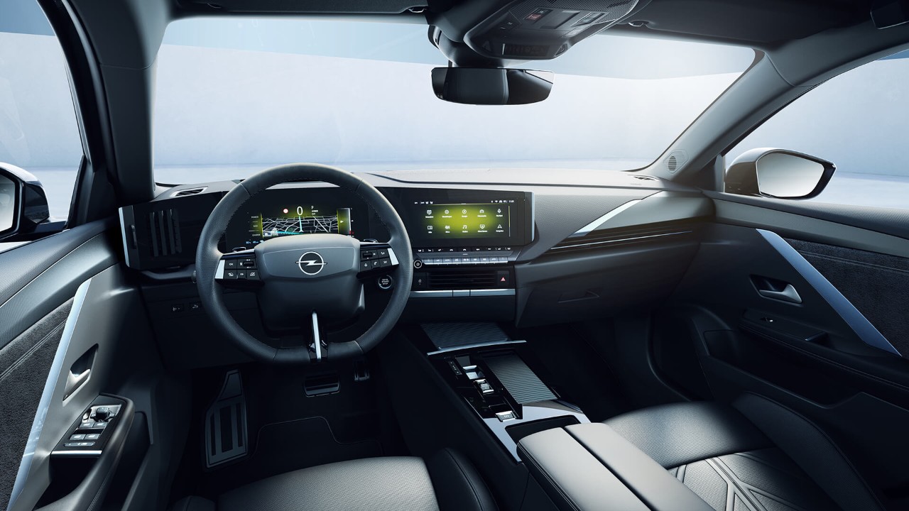 Vista interior do painel de instrumentos do Opel Astra Sports Tourer com ecrã de pure panel